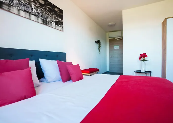 Am Schafbaum Мотель